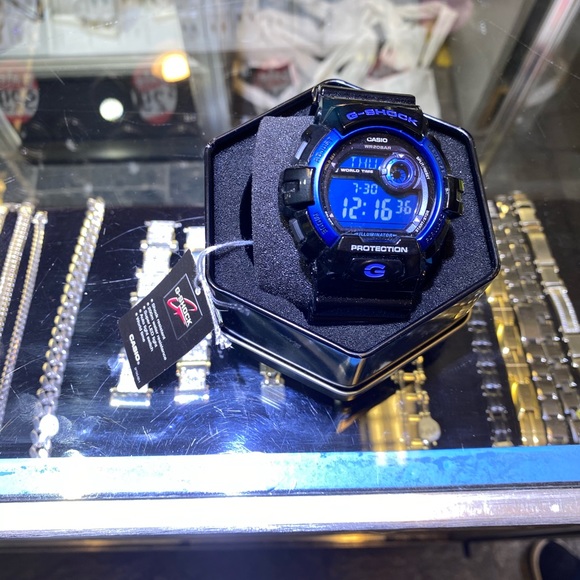 Watch - Picture 3 of 3